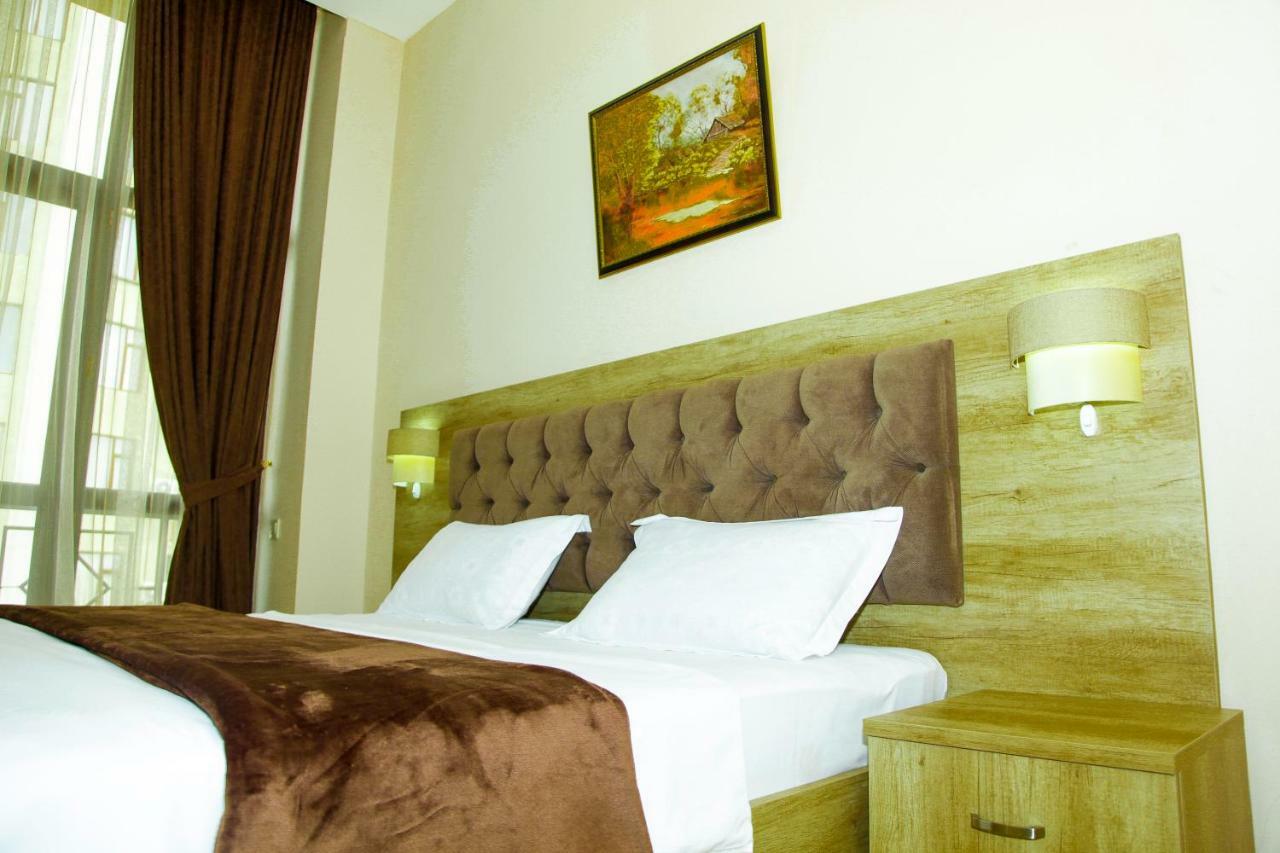 Hotel Grand Зугдіді Екстер'єр фото